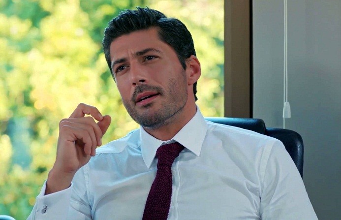 الممثل التركي بامر باكن Pamir Pekin | تركيا - ادويت
